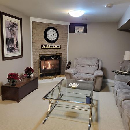 Cozy Suite With Hot Tub & Highspeed Internet Grimsby Exteriör bild