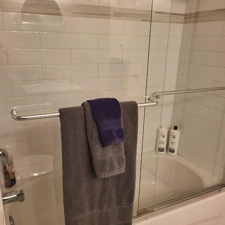 Cozy Suite With Hot Tub & Highspeed Internet Grimsby Exteriör bild